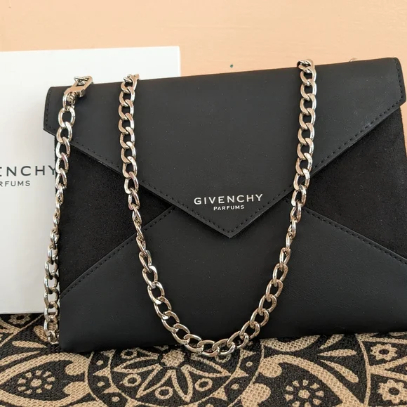 Givinchy pouch - Picture 11 of 13